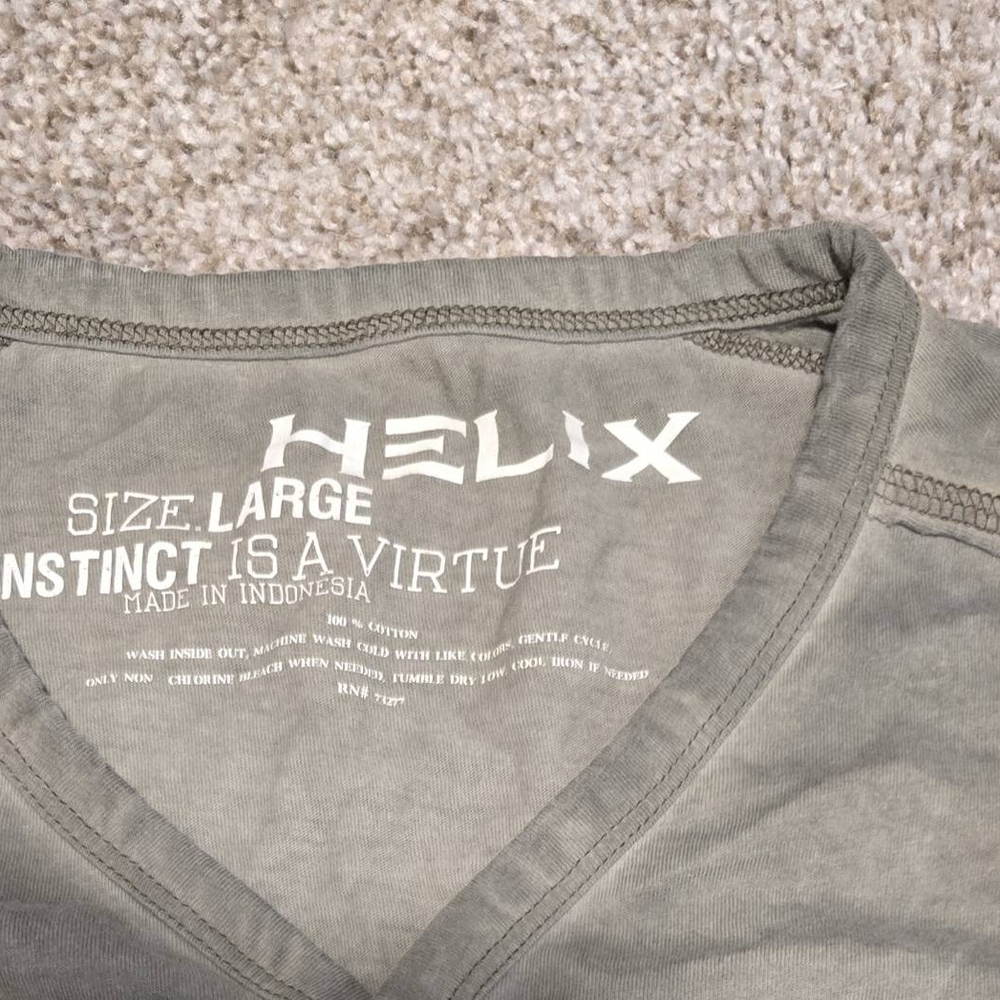 Helix Gray Short Sleeve Tee Casual Essential - Picture 2 of 2
